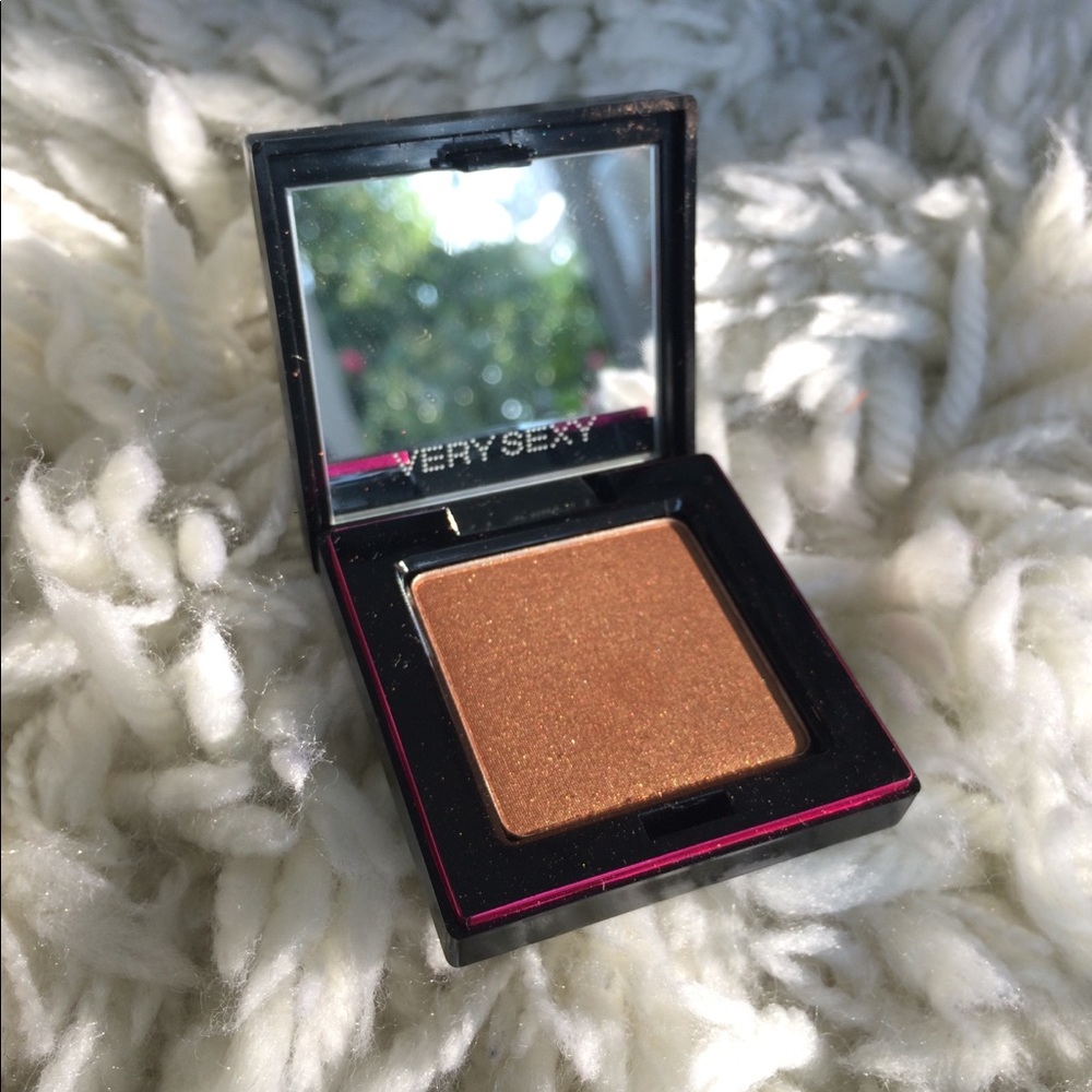 Victoria's Secret Silky Eyeshadow - Picture 3 of 16